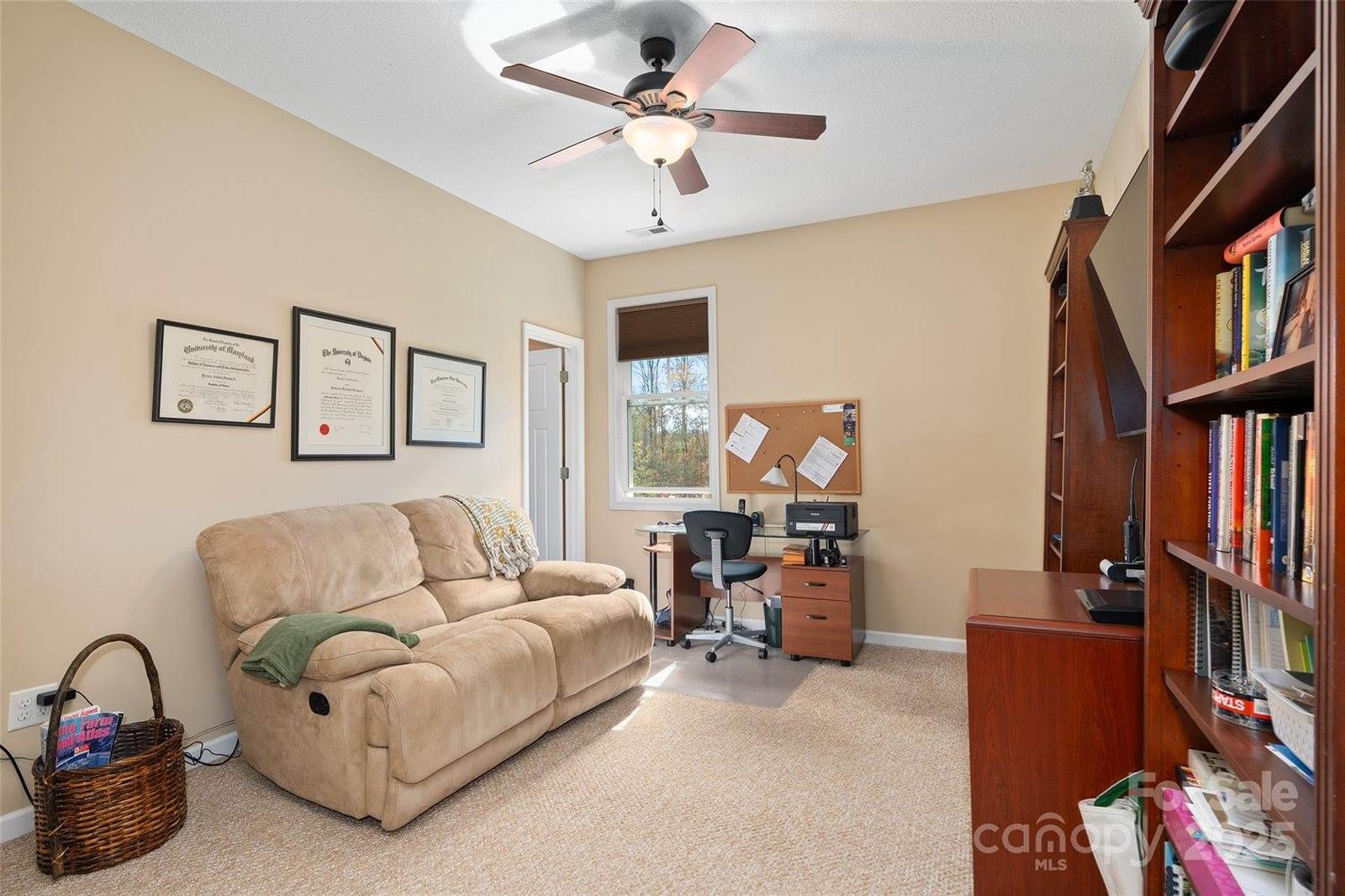 16 Farm Pond Lane, Candler, NC 28715