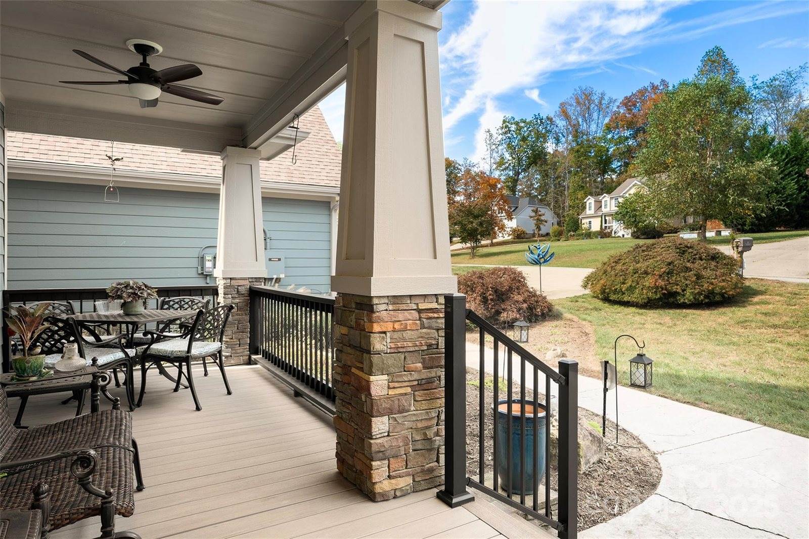 16 Farm Pond Lane, Candler, NC 28715