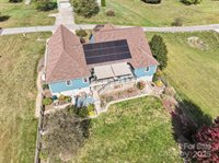 16 Farm Pond Lane, Candler, NC 28715