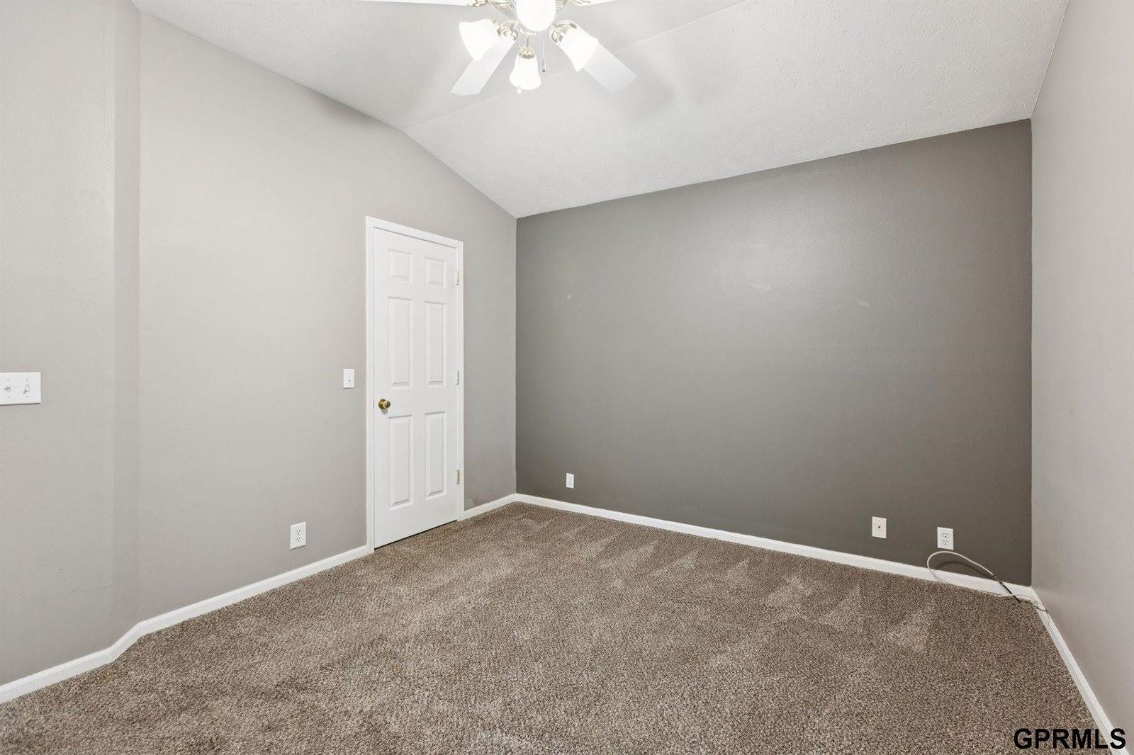 8928 North 78 Avenue Circle, Omaha, NE 68122