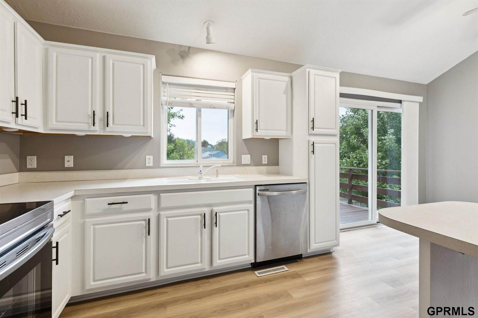 8928 North 78 Avenue Circle, Omaha, NE 68122