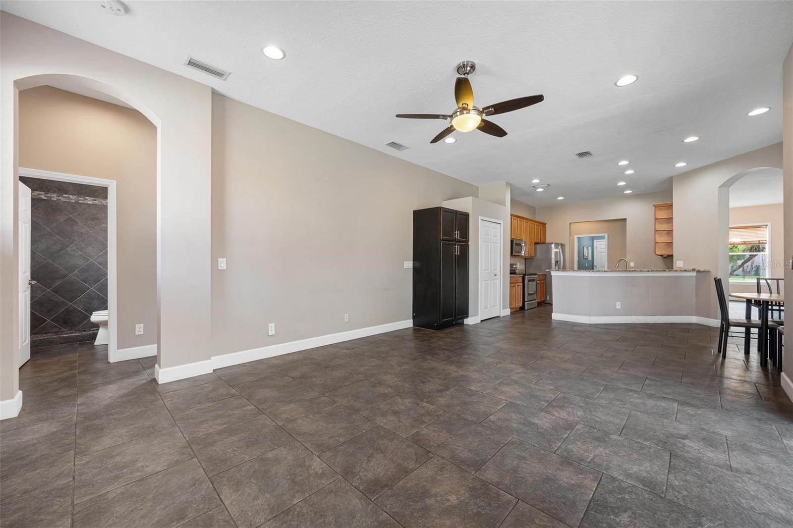 6105 47TH Street East, Bradenton, FL 34203