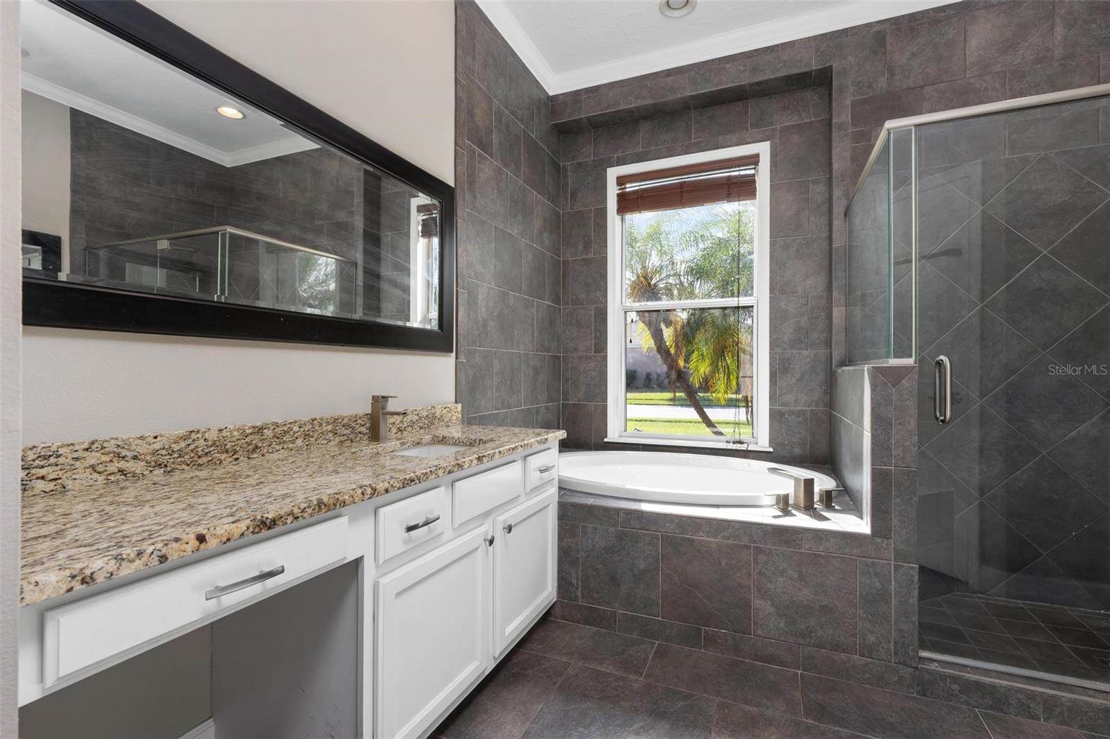 6105 47TH Street East, Bradenton, FL 34203