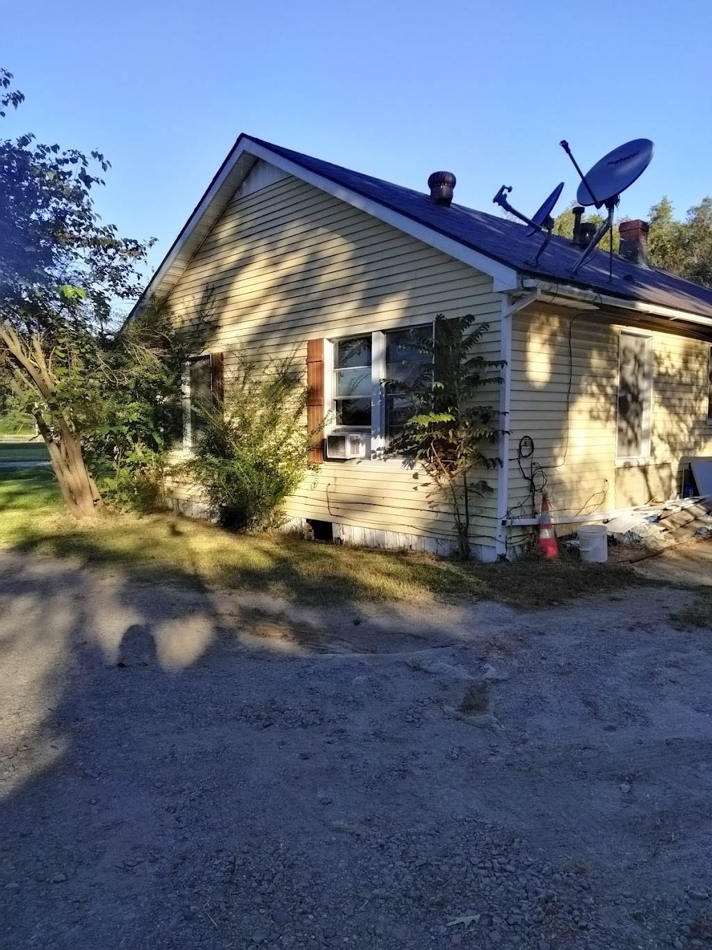 212 1st Pinehiil, Sprinhill, LA 70175