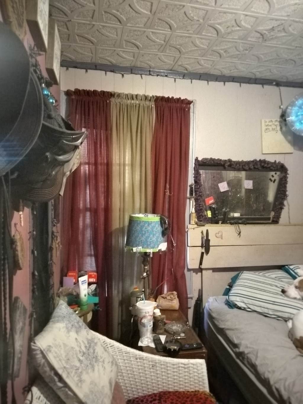 212 1st Pinehiil, Sprinhill, LA 70175