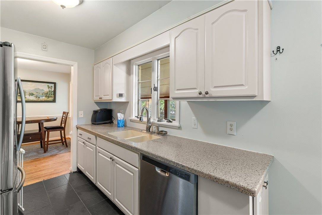 26 Oakridge Drive, Irondequoit, NY 14617