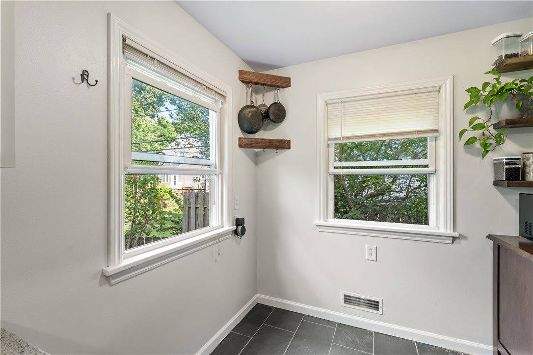 26 Oakridge Drive, Irondequoit, NY 14617