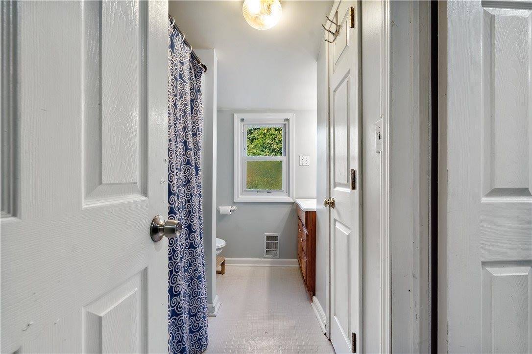 26 Oakridge Drive, Irondequoit, NY 14617