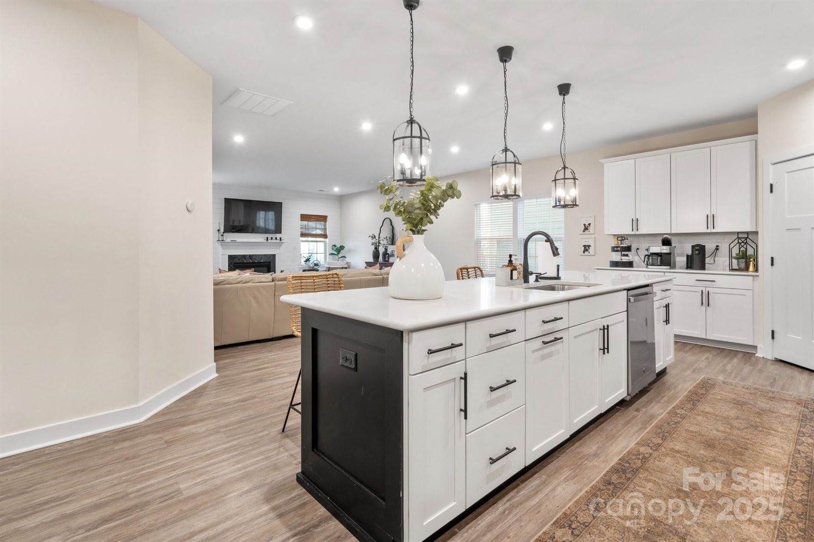 5066 Summer Surprise Lane, Charlotte, NC 28215