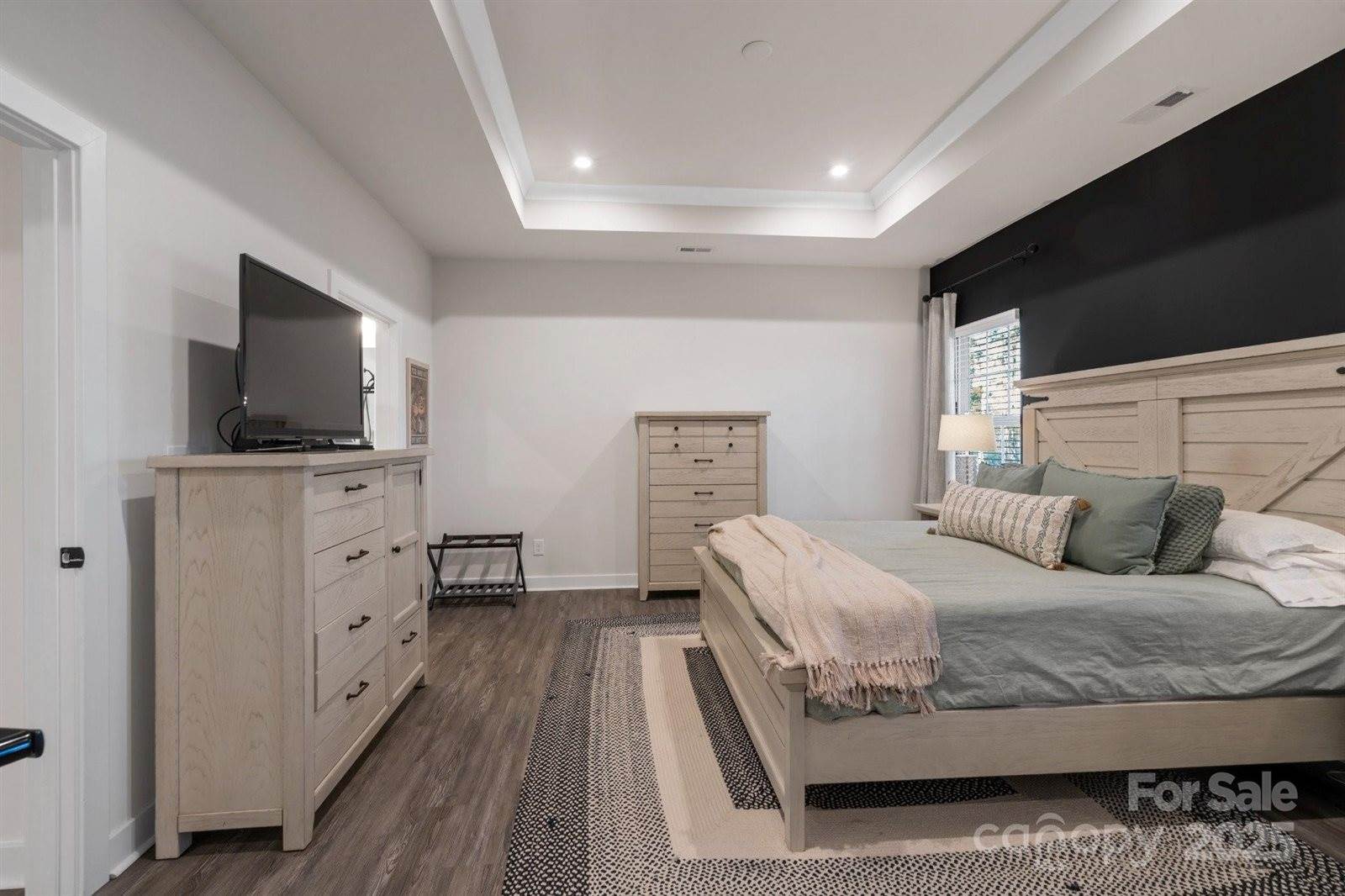 5066 Summer Surprise Lane, Charlotte, NC 28215