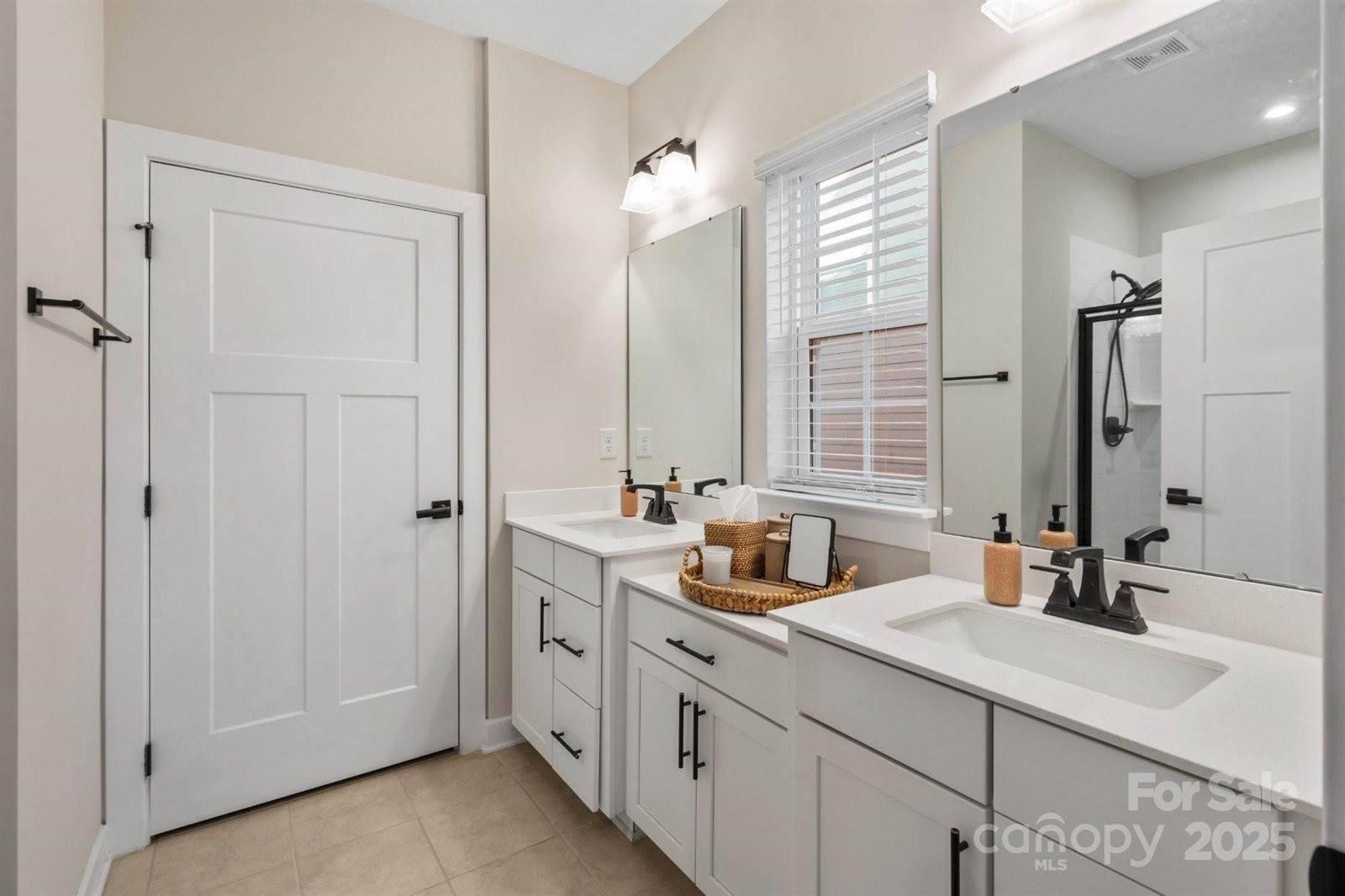 5066 Summer Surprise Lane, Charlotte, NC 28215