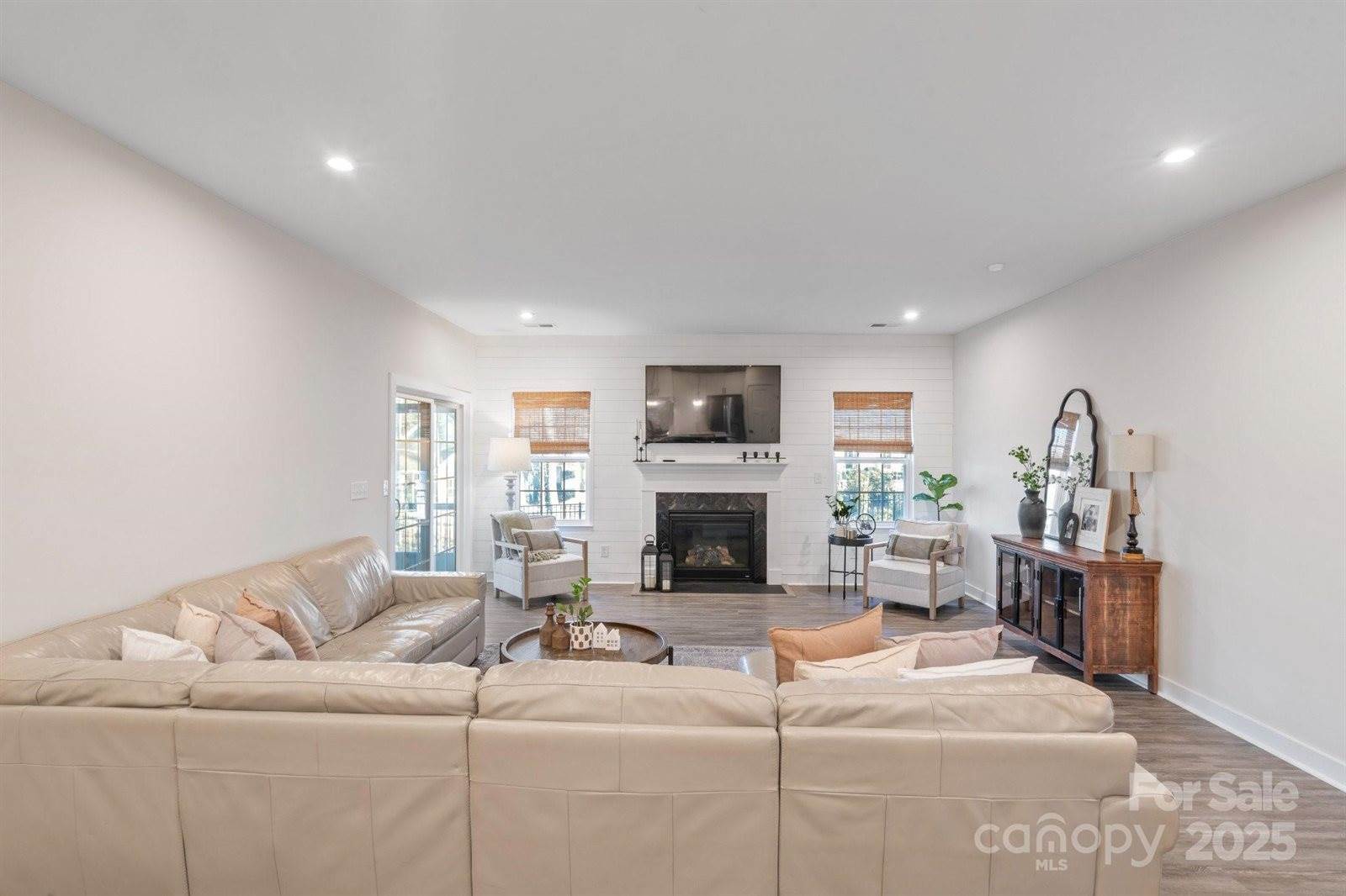 5066 Summer Surprise Lane, Charlotte, NC 28215