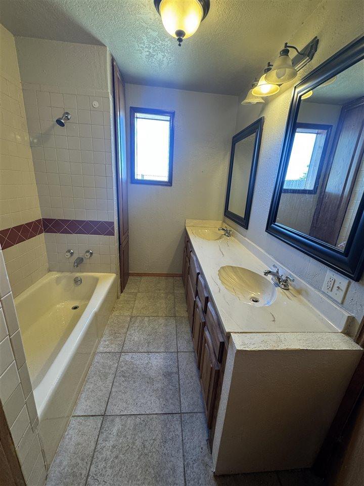 1609 SE Jarman Ave, Lawton, OK 73501