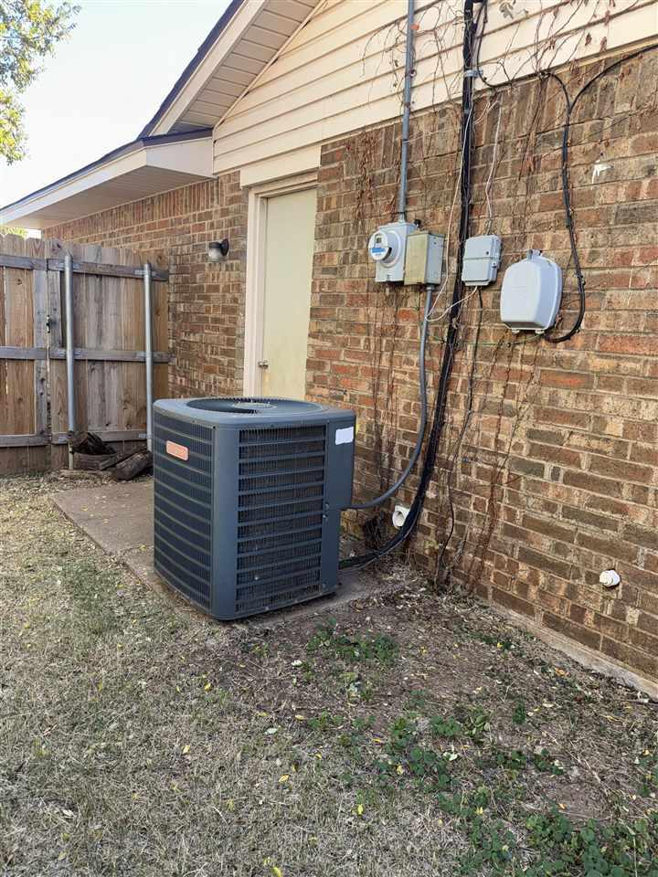 1609 SE Jarman Ave, Lawton, OK 73501