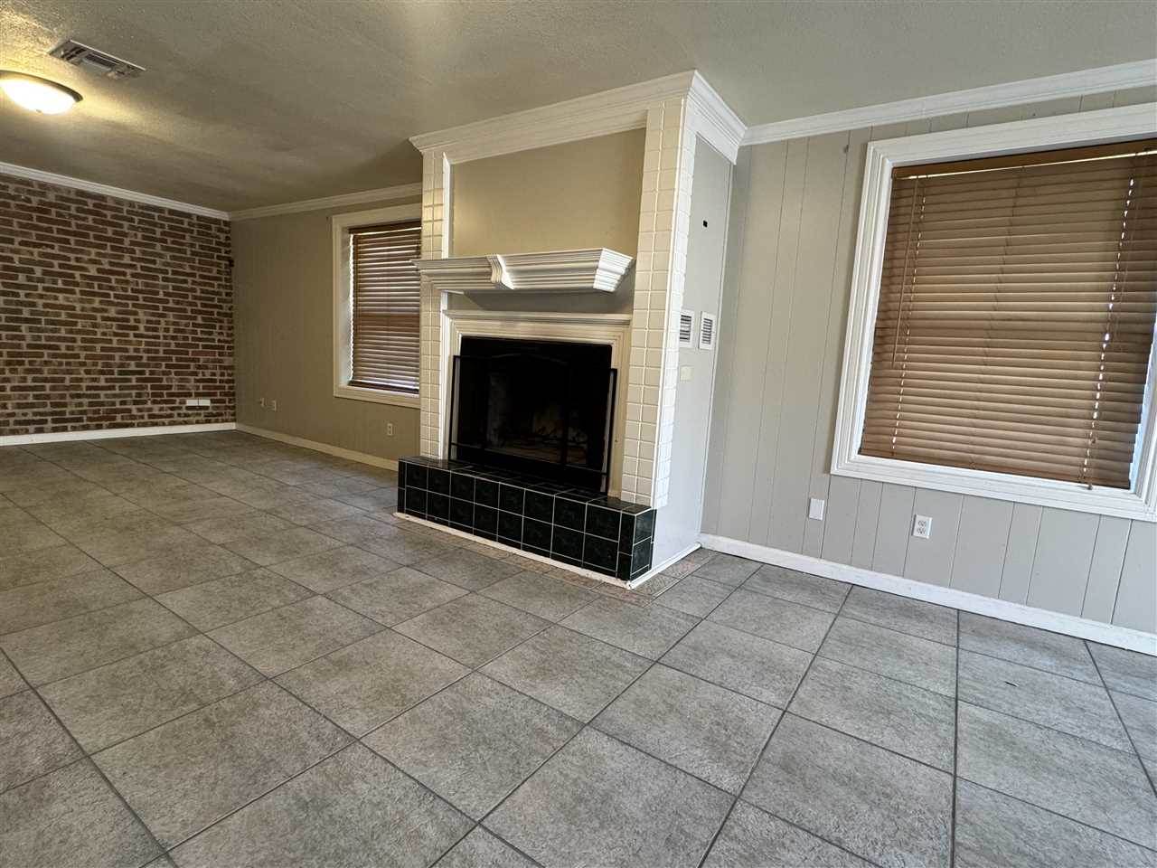 1609 SE Jarman Ave, Lawton, OK 73501