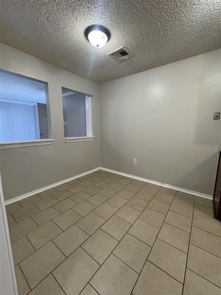 1609 SE Jarman Ave, Lawton, OK 73501