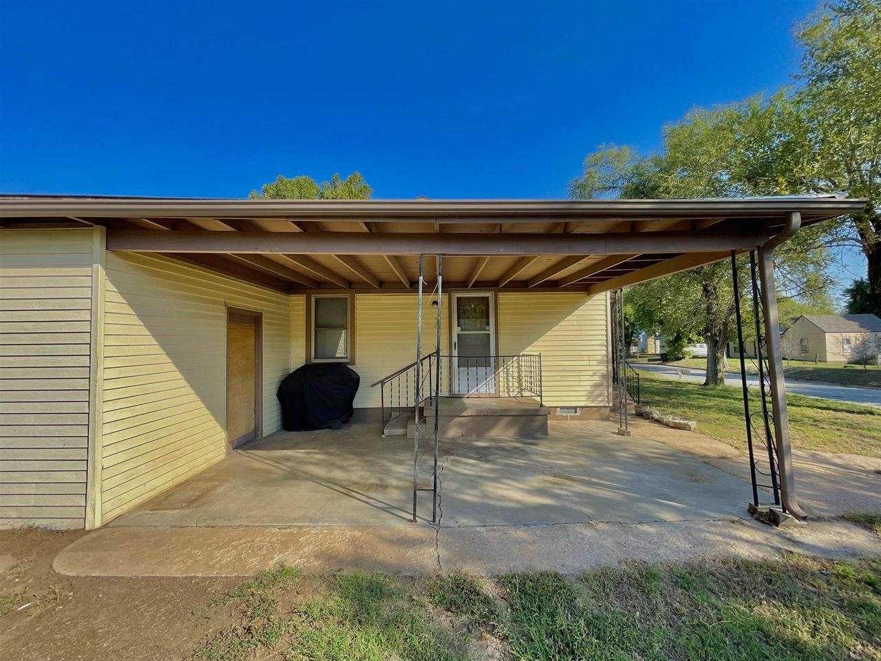 1311 North 9th St, Arkansas City, KS 67005