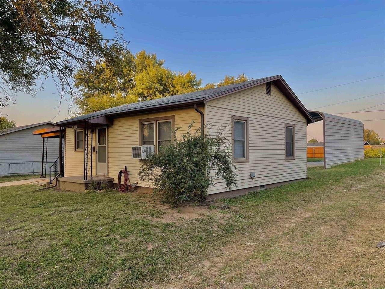 1311 North 9th St, Arkansas City, KS 67005