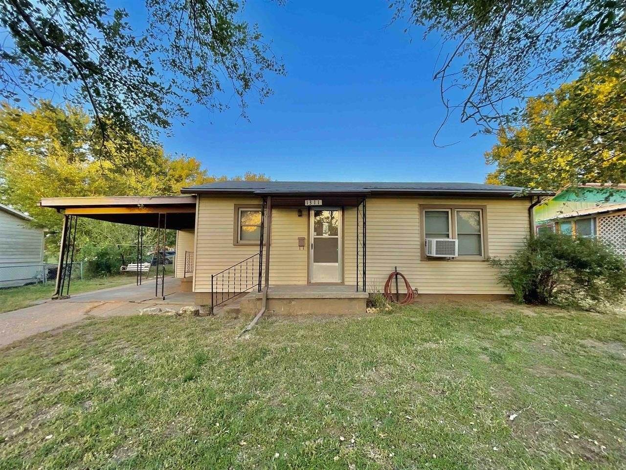 1311 North 9th St, Arkansas City, KS 67005