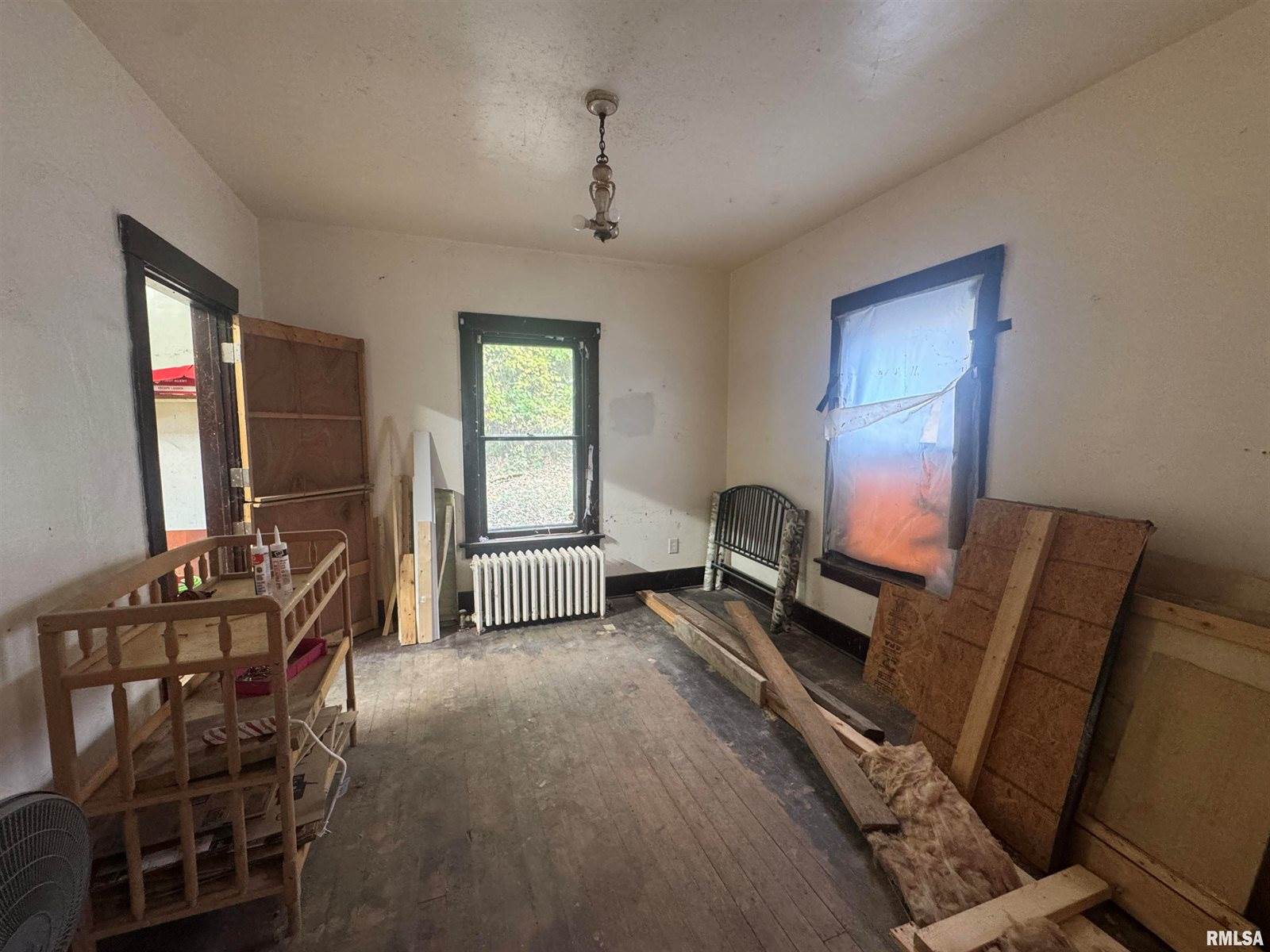 111 North Park Street, Savanna, IL 61074