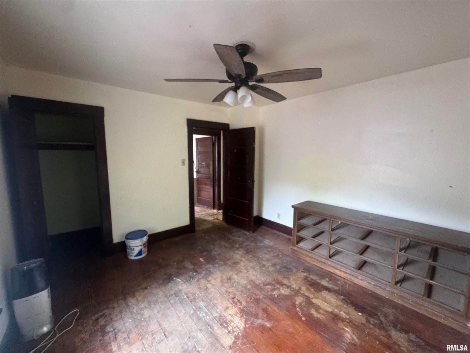 111 North Park Street, Savanna, IL 61074