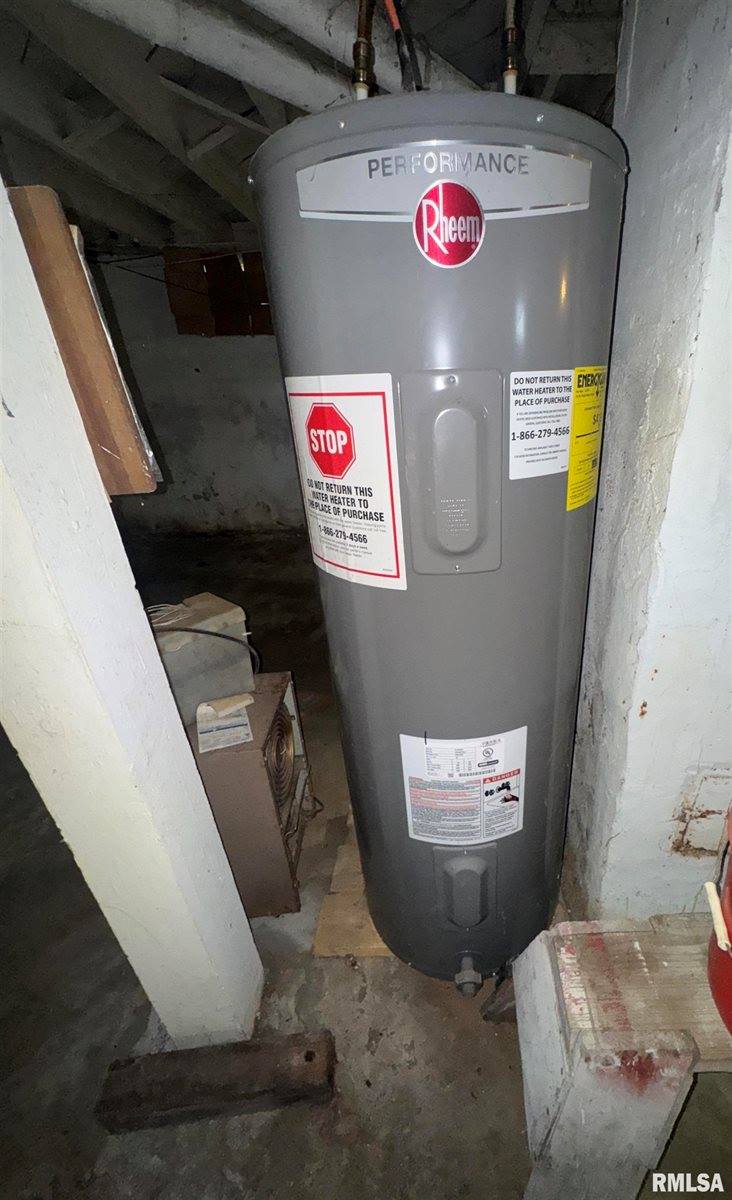 111 North Park Street, Savanna, IL 61074