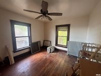 111 North Park Street, Savanna, IL 61074