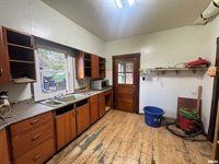 111 North Park Street, Savanna, IL 61074