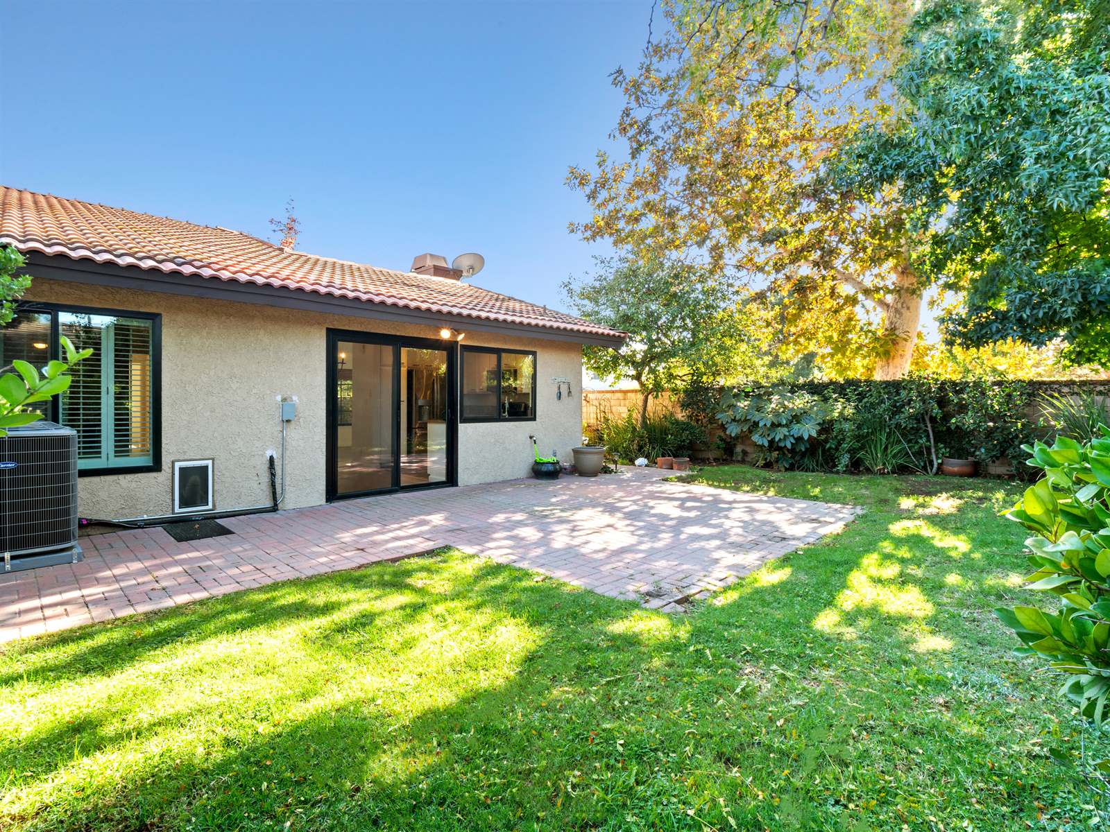 23379 Calle Arino, Valencia, CA 91355