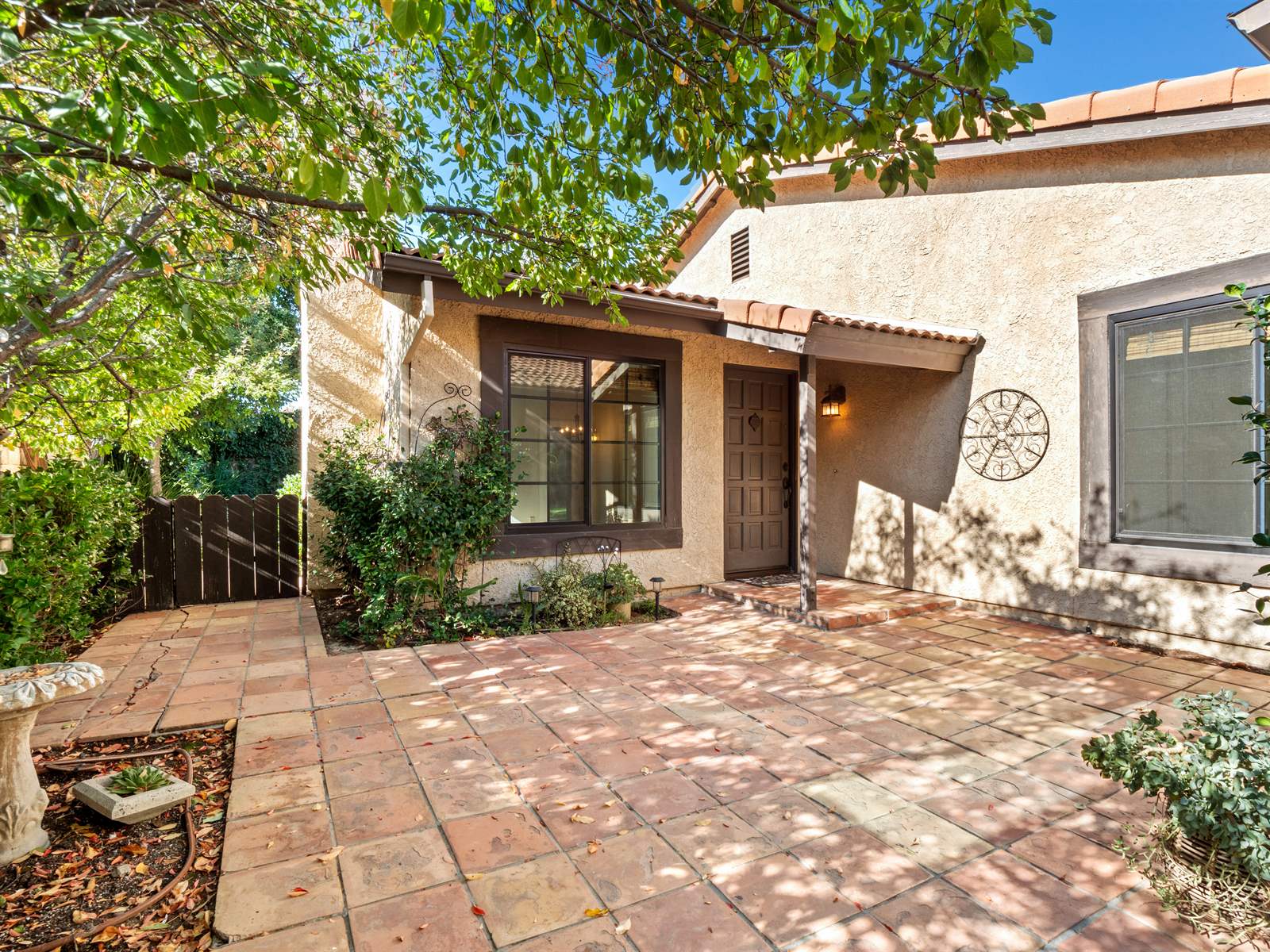 23379 Calle Arino, Valencia, CA 91355