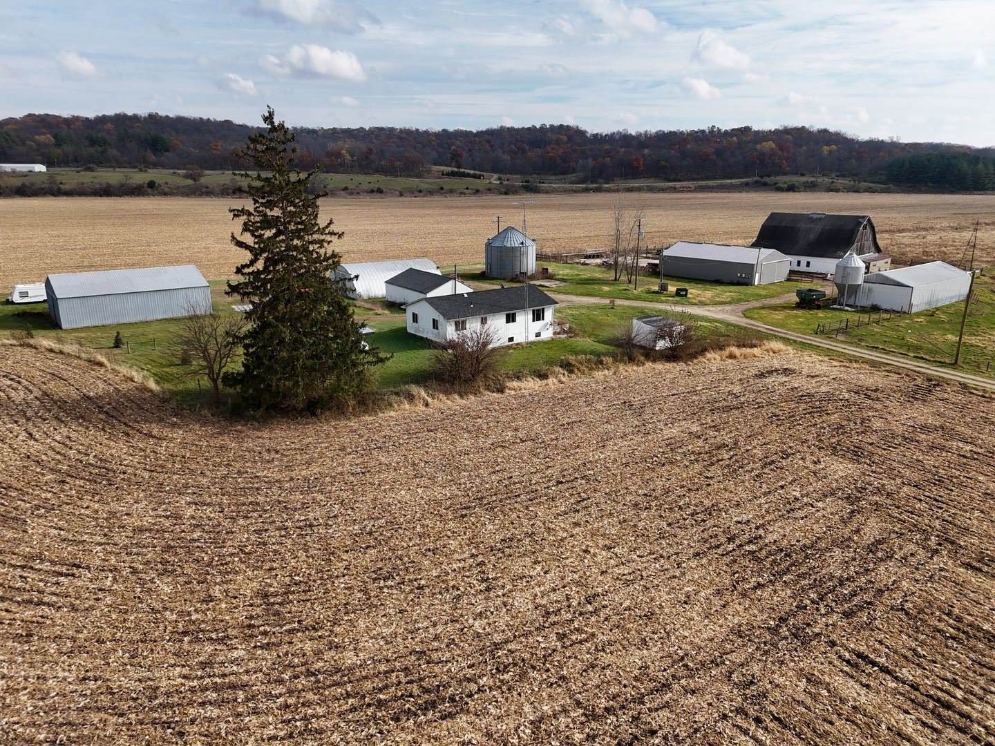 6977 South Elmoville Road, Stockton, IL 61085