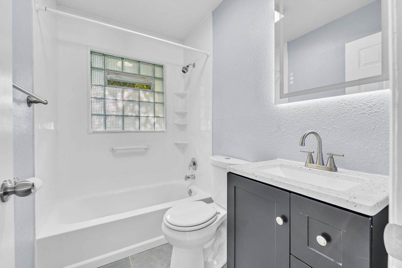 5928 N 72nd STREET, Milwaukee, WI 53218