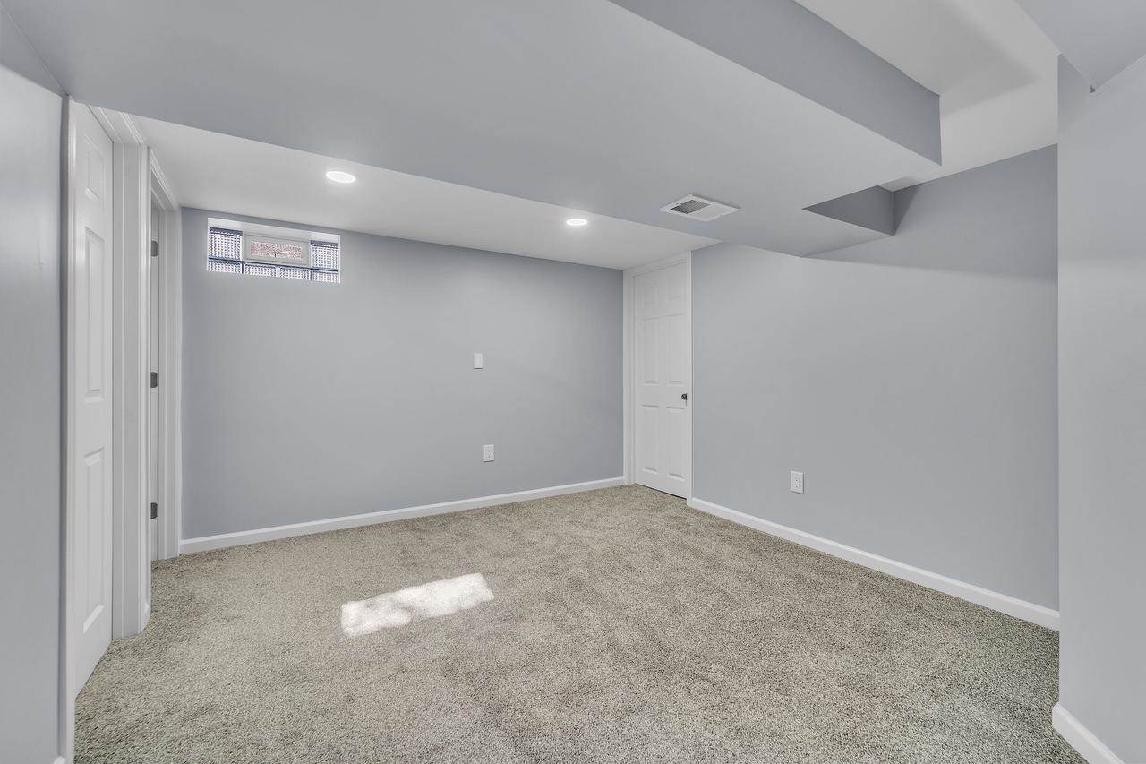 5928 N 72nd STREET, Milwaukee, WI 53218