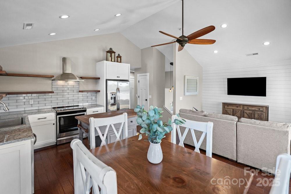 130 Mainview Drive, Mooresville, NC 28117