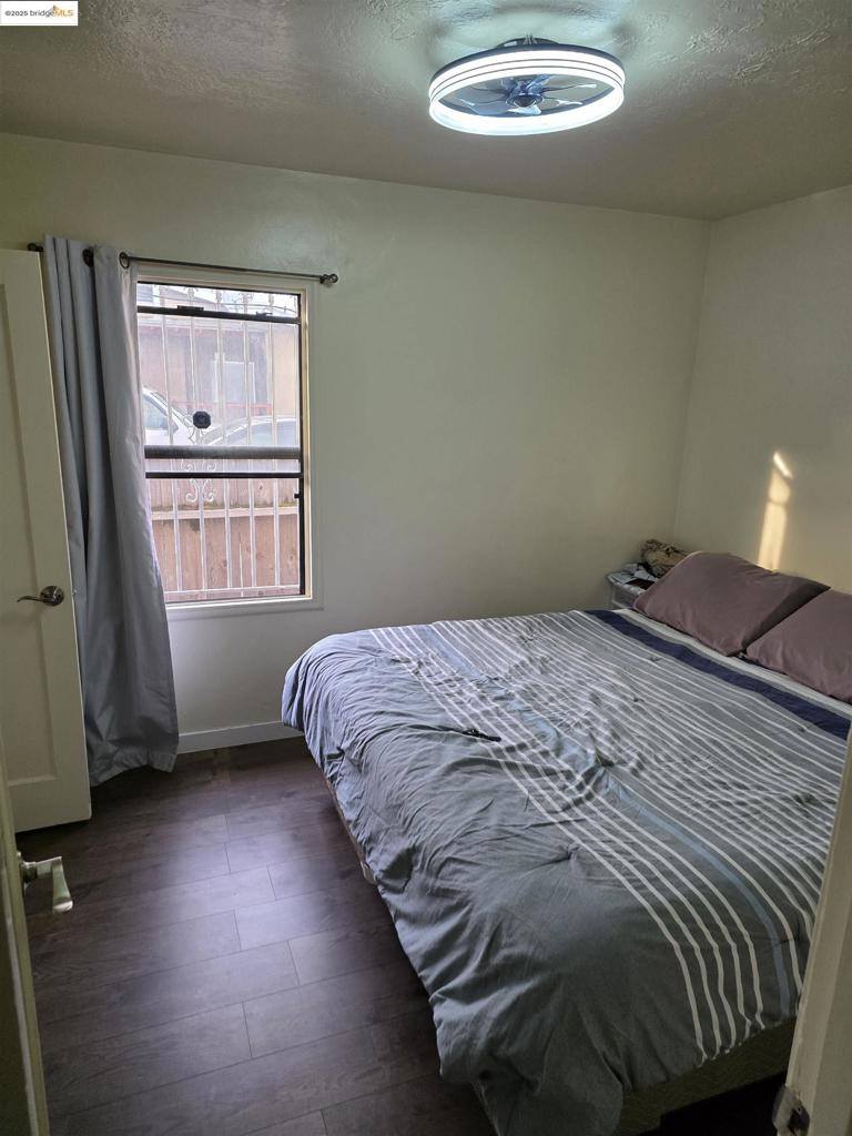 9821 E St, Oakland, CA 94503