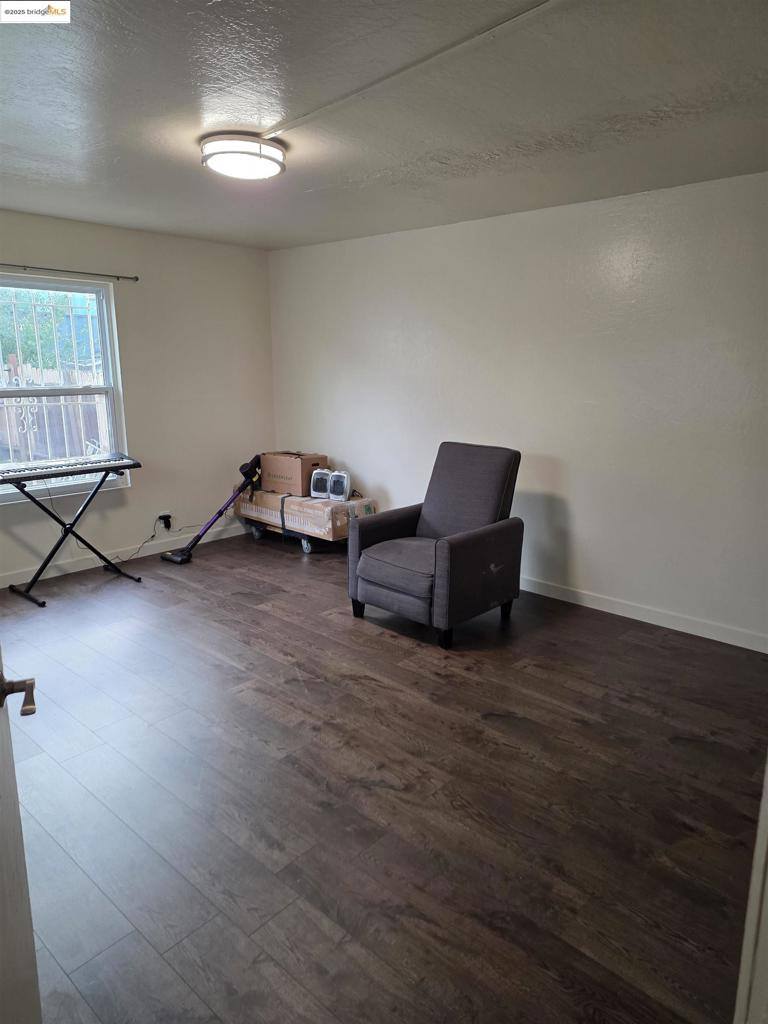 9821 E St, Oakland, CA 94503