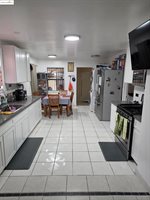 9821 E St, Oakland, CA 94503