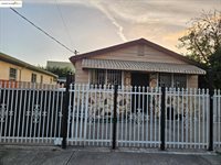 9821 E St, Oakland, CA 94503