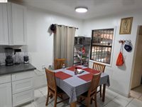 9821 E St, Oakland, CA 94503