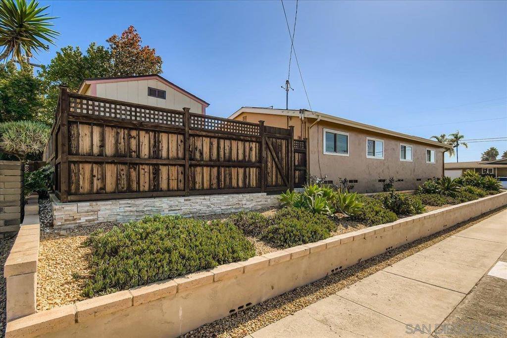 4242 Appleton St, San Diego, CA 92117