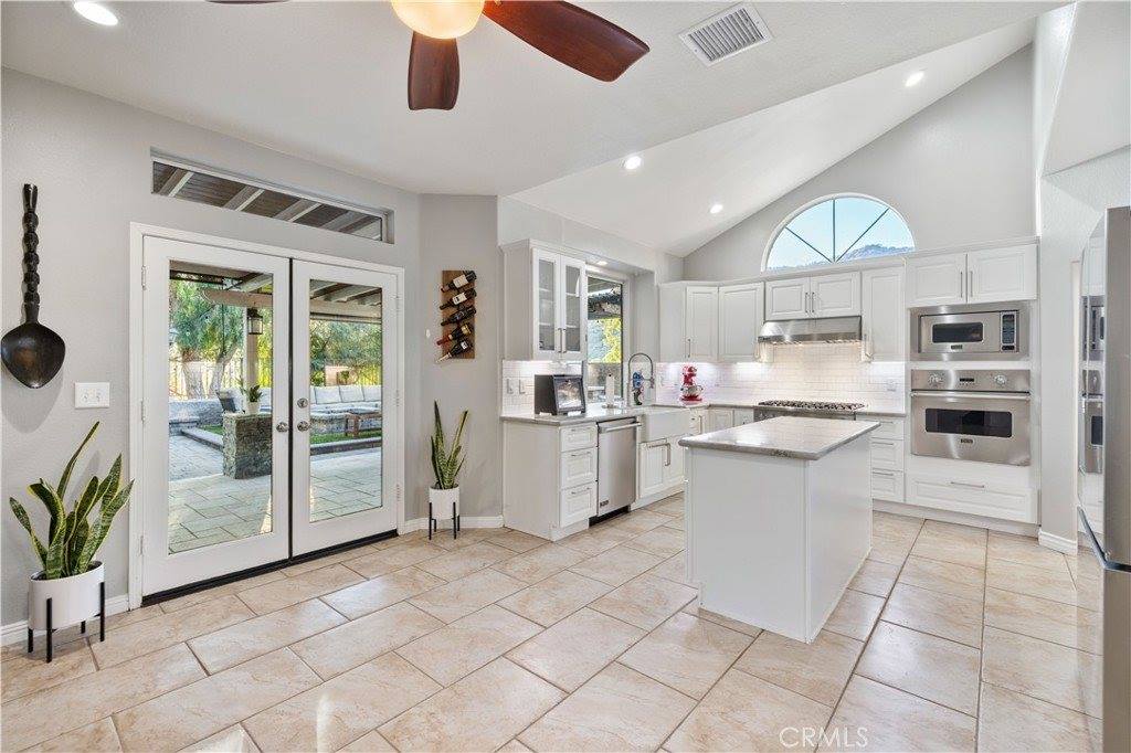 14378 Cascade Court, Canyon Country, CA 91387
