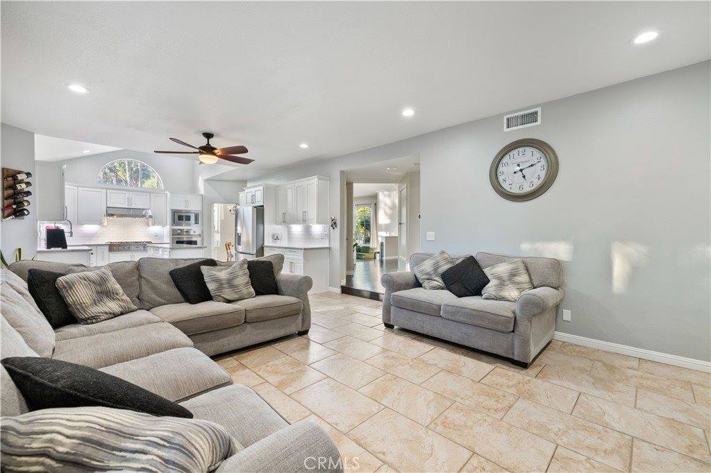 14378 Cascade Court, Canyon Country, CA 91387