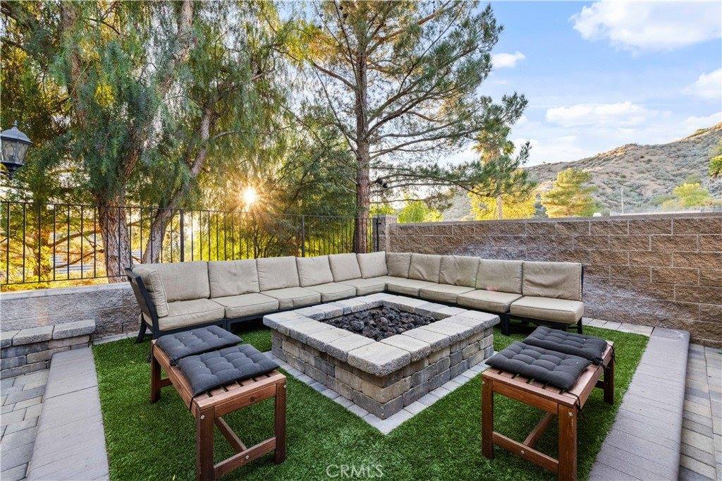 14378 Cascade Court, Canyon Country, CA 91387
