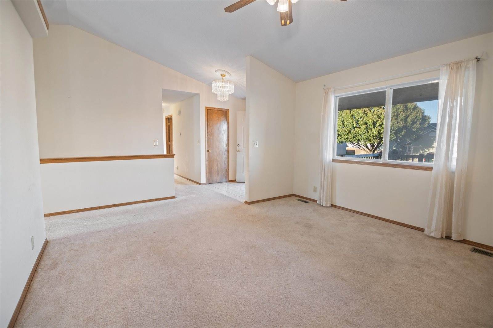 2121 North Homestead St, Wichita, KS 67208