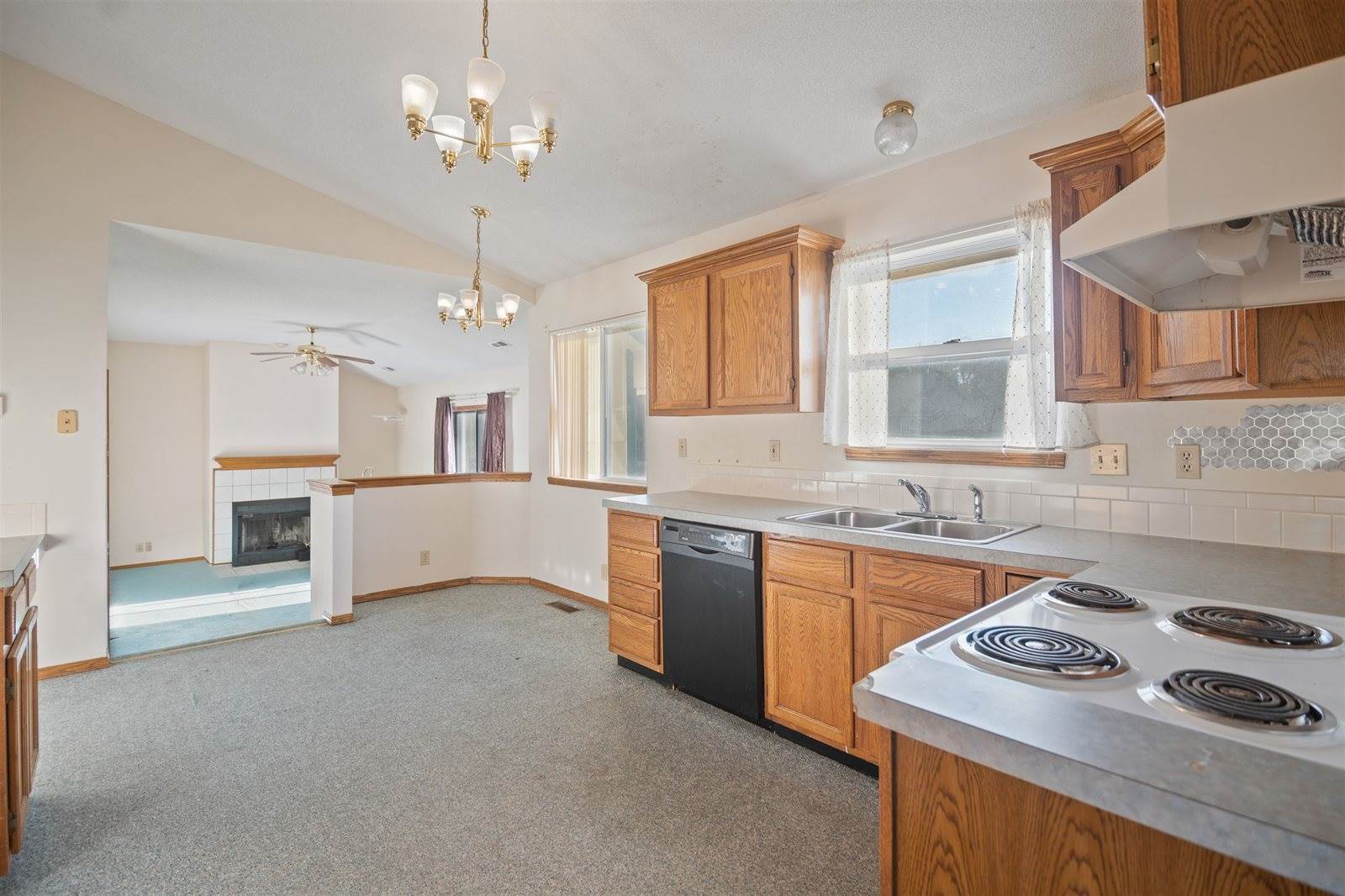 2121 North Homestead St, Wichita, KS 67208