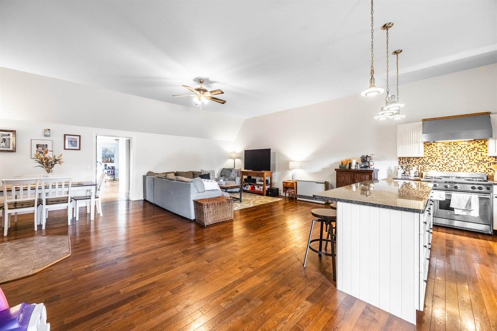 2 Chapel Road, Orono, ME 04473