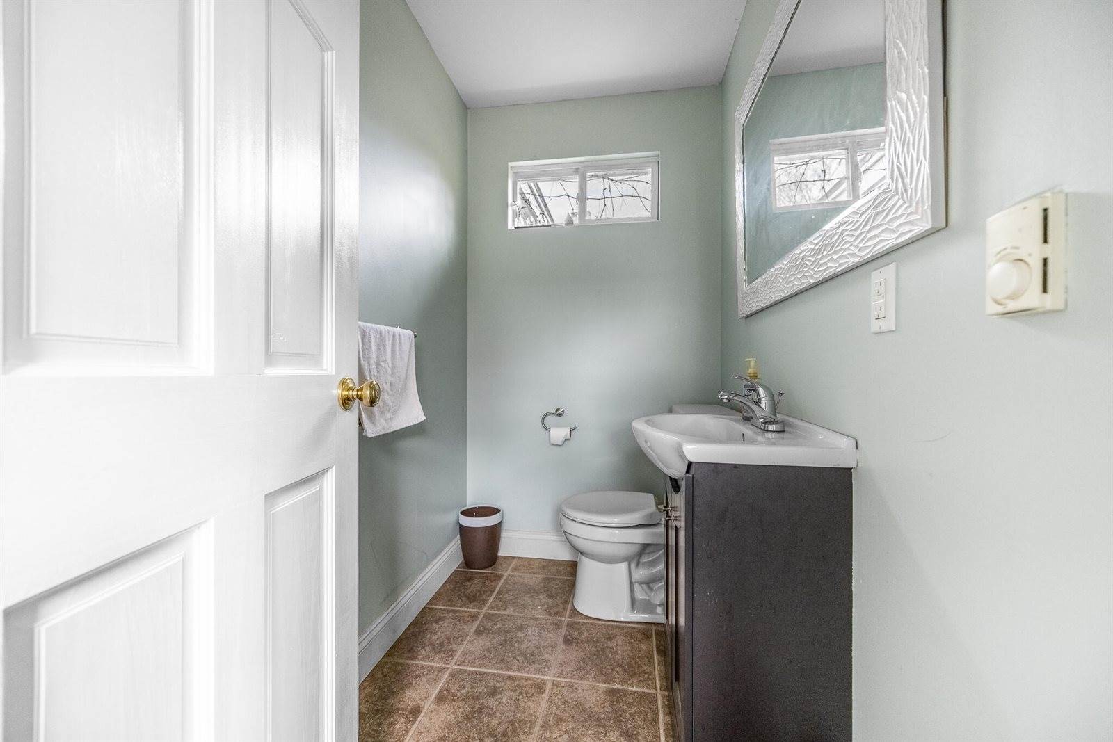 2 Chapel Road, Orono, ME 04473