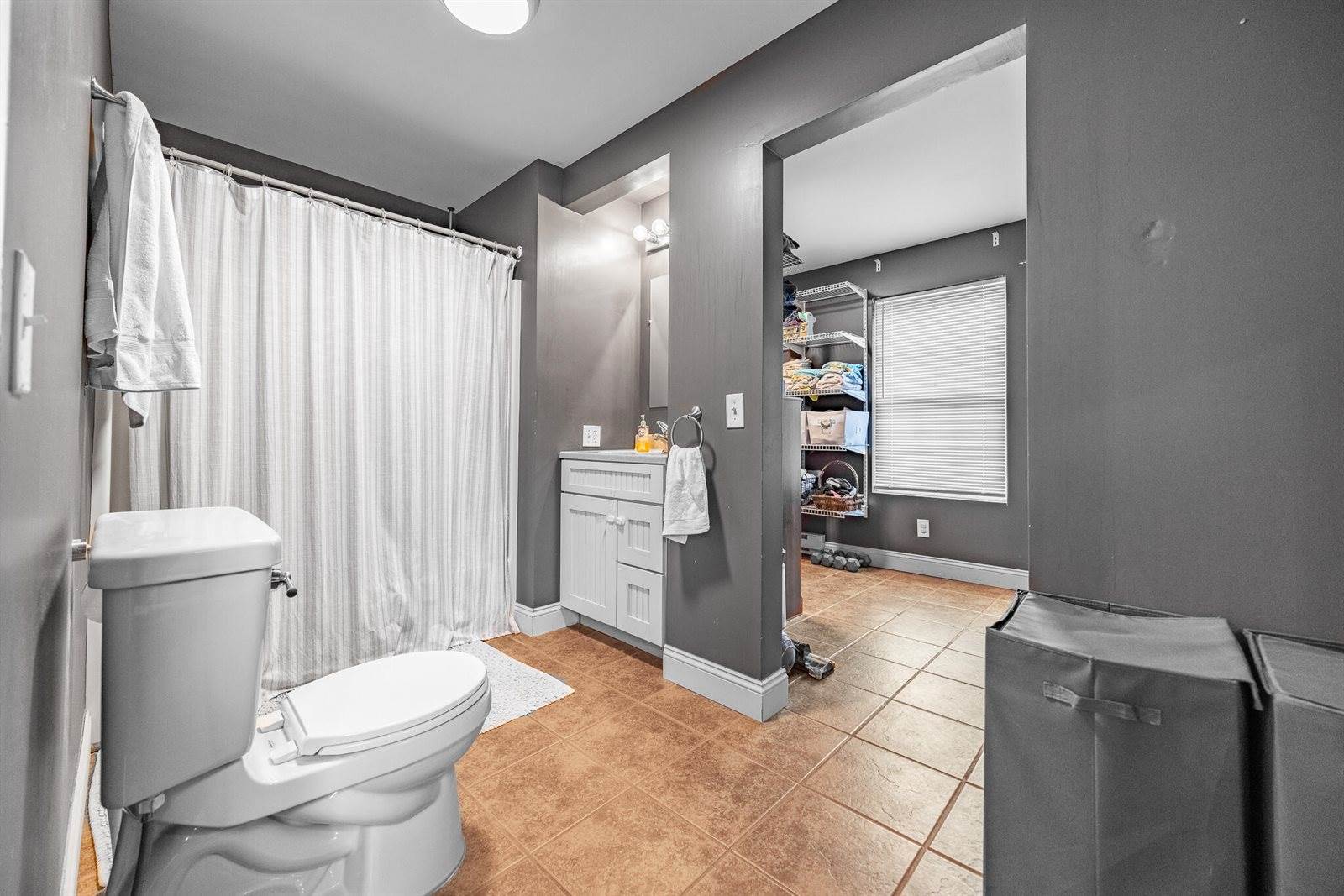 2 Chapel Road, Orono, ME 04473