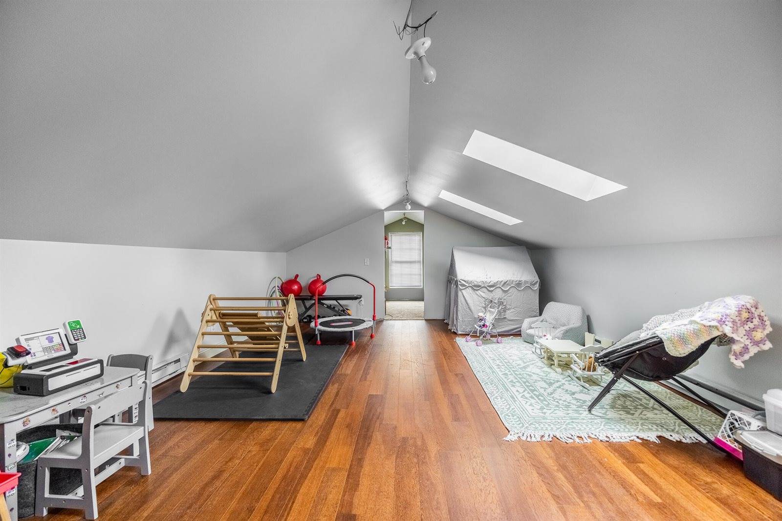 2 Chapel Road, Orono, ME 04473