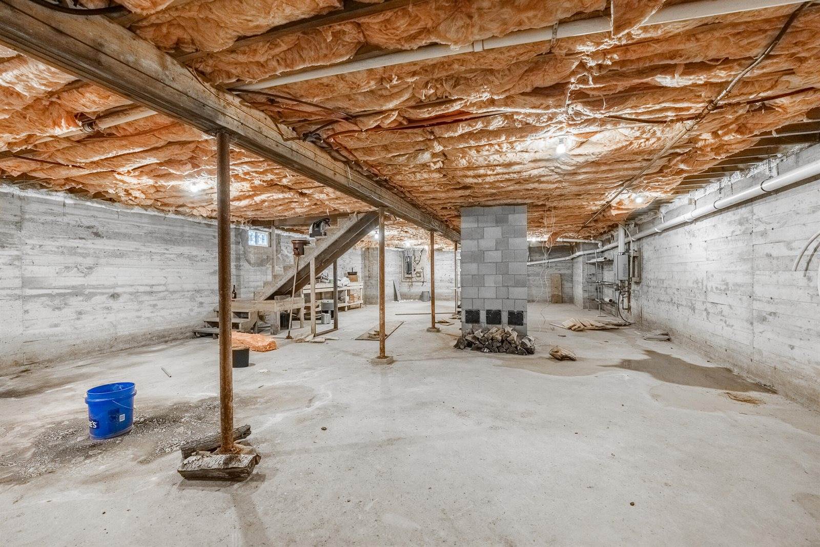 2 Chapel Road, Orono, ME 04473